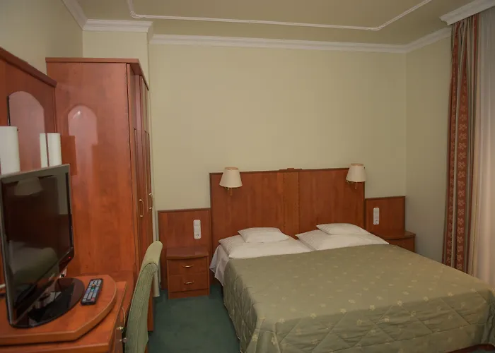 Отель Silver 4*