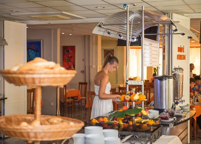 Отель Silver 4*